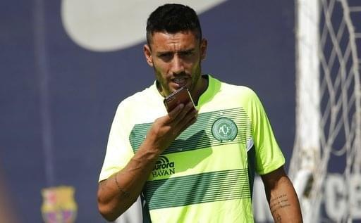 他不仅通过 他不仅通过